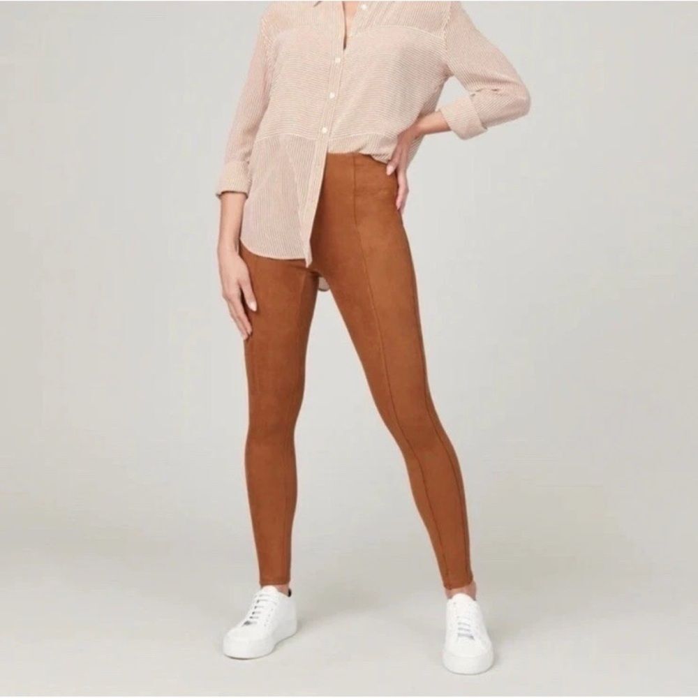 SPANX Faux Suede Leggings in Rich Caramel Size: M